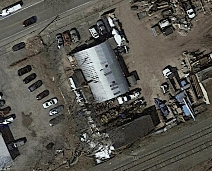 305 Orinoco Dr, West Bay Shore, NY for sale - Primary Photo - Image 1 of 1