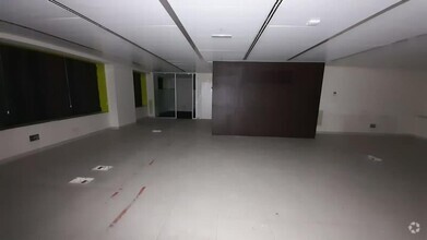 Retail in Madrid, MAD for lease Interior Photo- Image 2 of 9