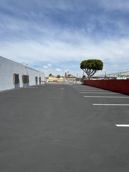500 E Compton Blvd, Compton, CA for lease - Building Photo - Image 3 of 13