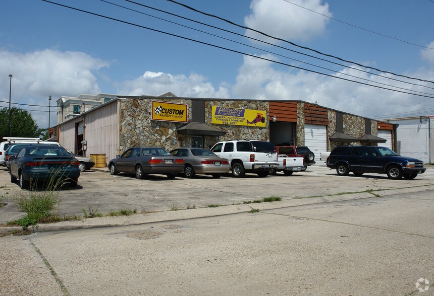 2735 Virginia St, Kenner, LA 70062