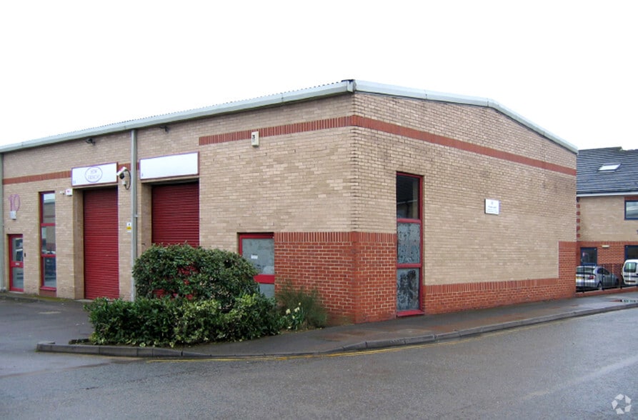 Boundary Way, Woking for lease - Primary Photo - Image 1 of 4