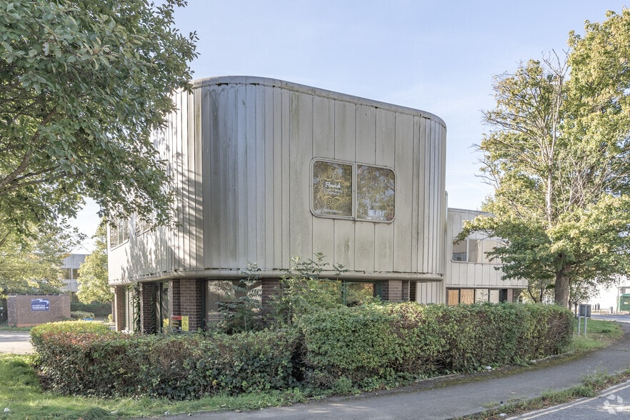 Dorcan Complex, Swindon for sale - Building Photo - Image 2 of 2