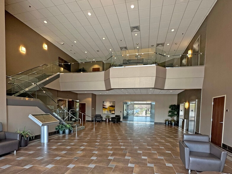 7226 Lee Deforest Drive, Units 104 & 105 portfolio of 2 properties for sale on LoopNet.com - Building Photo - Image 3 of 6