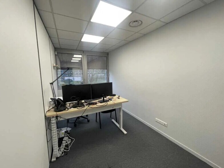 Office in Bruges for lease - Interior Photo - Image 3 of 4