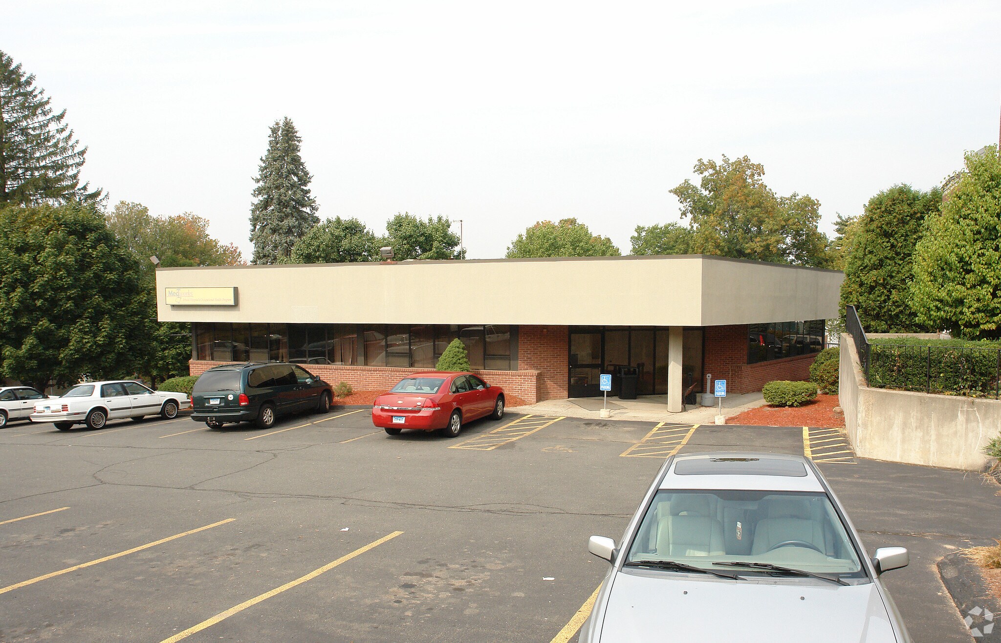975 Farmington Ave, Bristol, CT for lease Primary Photo- Image 1 of 6