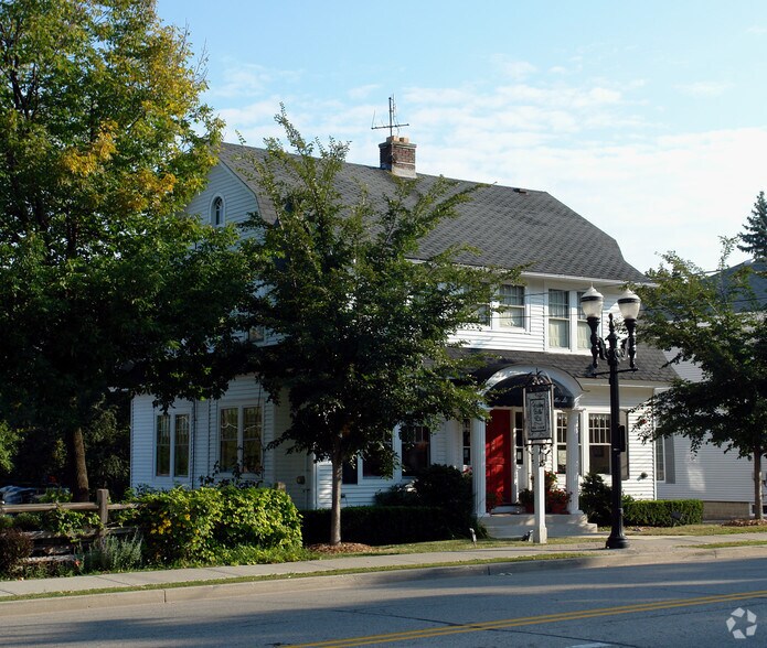 334 W Main St, Barrington, IL for sale - Primary Photo - Image 1 of 1