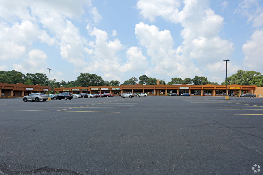 429 S Evergreen Ave, Woodbury, NJ for lease - Primary Photo - Image 2 of 2