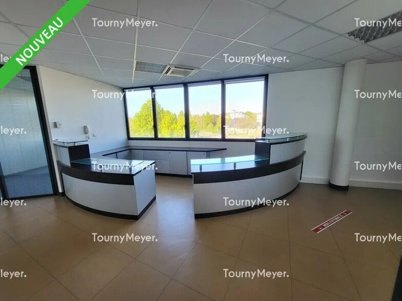 Office in Rennes for lease - Interior Photo - Image 3 of 9