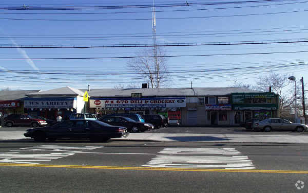 672 Castle Hill Ave, Bronx, NY for lease - Building Photo - Image 3 of 8