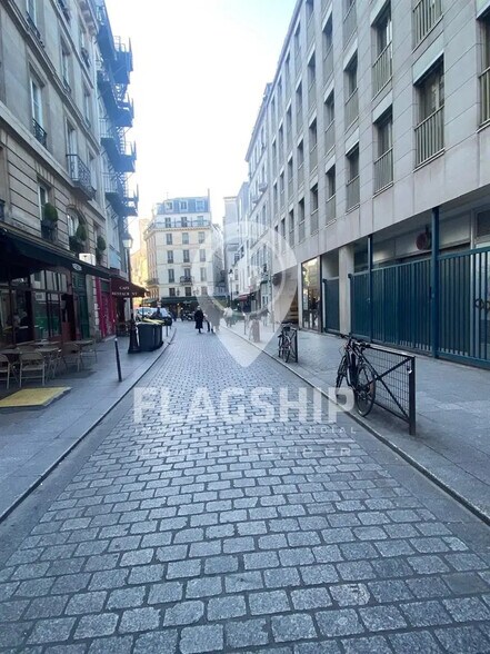 Retail in Paris for lease - Building Photo - Image 3 of 4