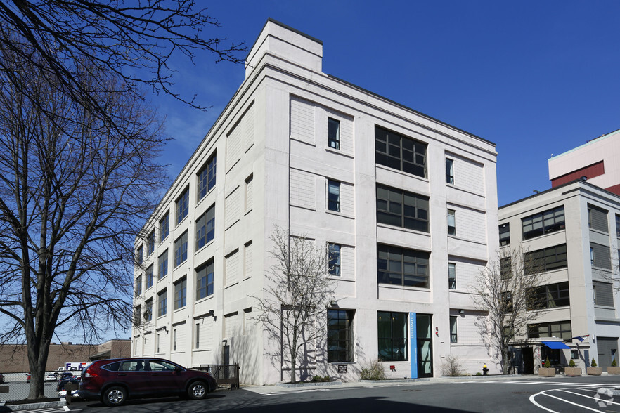 15 Elkins St, South Boston, MA for lease - Building Photo - Image 2 of 9