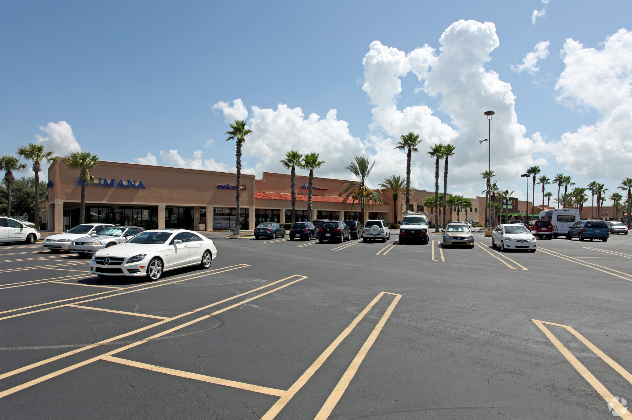 3183 W Vine St, Kissimmee, FL for lease Primary Photo- Image 1 of 6