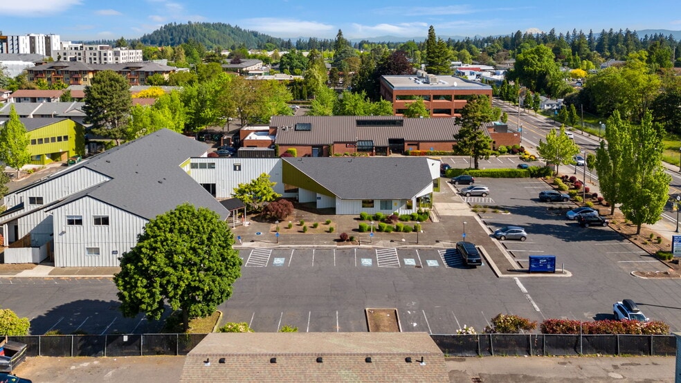 Professional Plaza portfolio of 4 properties for sale on LoopNet.com - Building Photo - Image 3 of 7