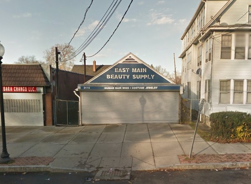 2115 E Main St, Bridgeport, CT for sale - Building Photo - Image 1 of 1