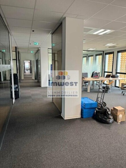 Office in Rennes for lease - Interior Photo - Image 3 of 4