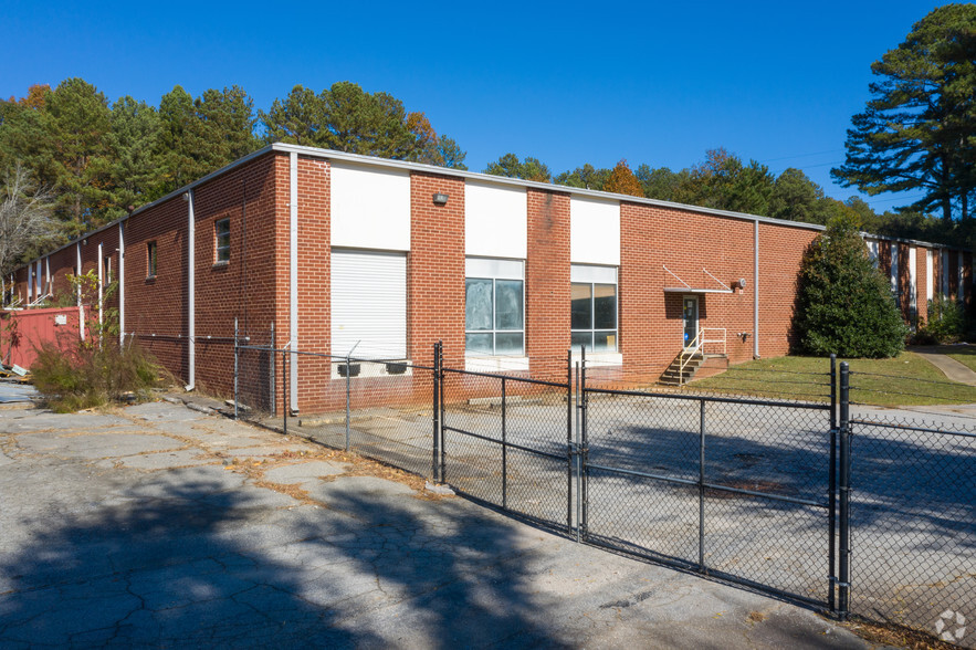 4445 Wendell Dr SW, Atlanta, GA for lease - Primary Photo - Image 1 of 21