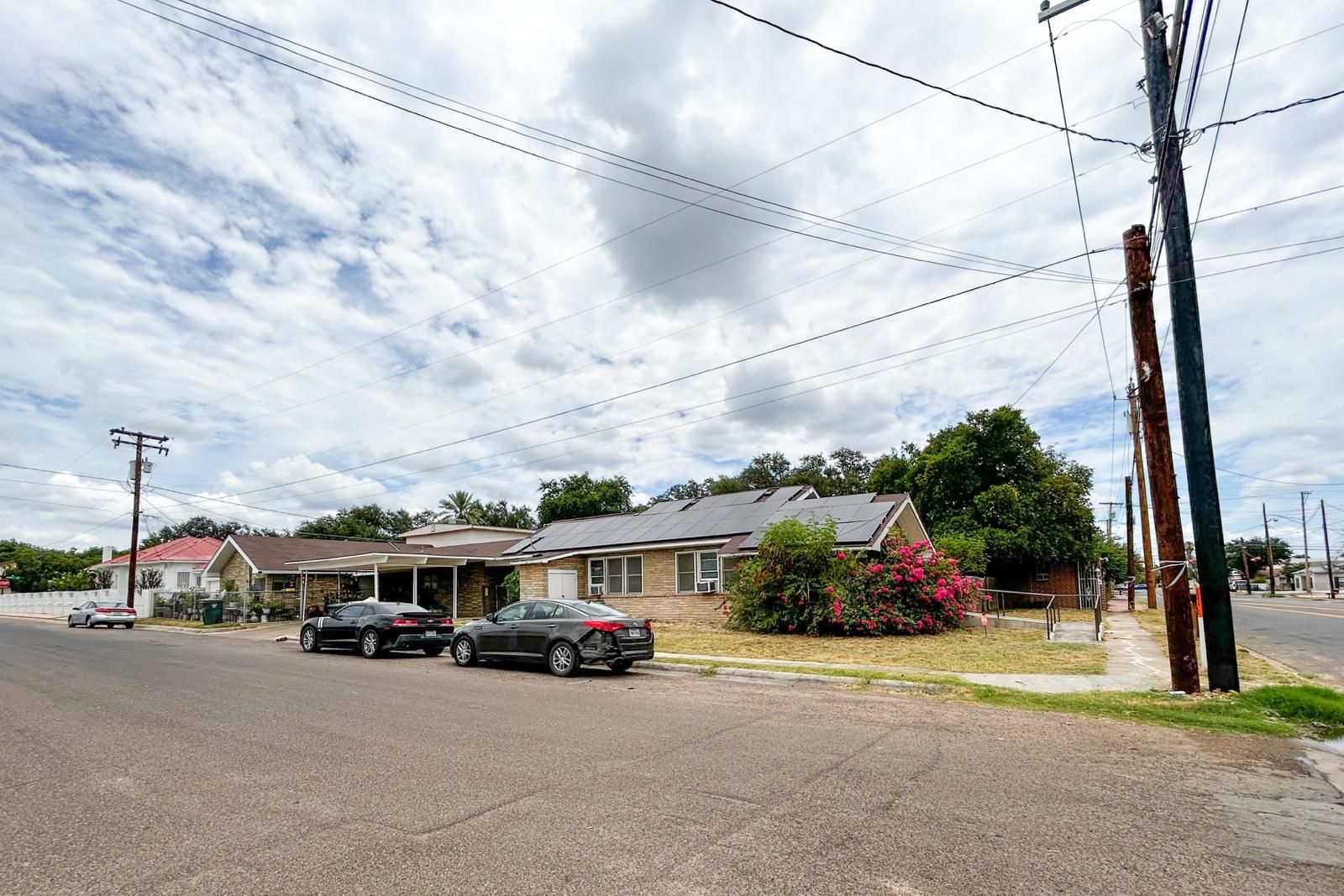 1402 Corpus Christi St, Laredo, TX for sale Primary Photo- Image 1 of 1