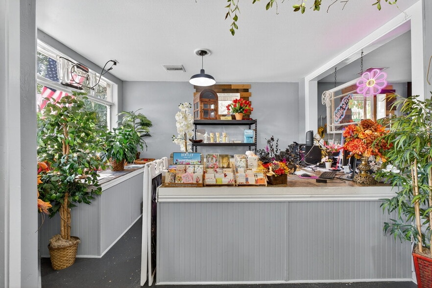 237 E Plymouth Ave, Deland, FL for sale - Building Photo - Image 2 of 46