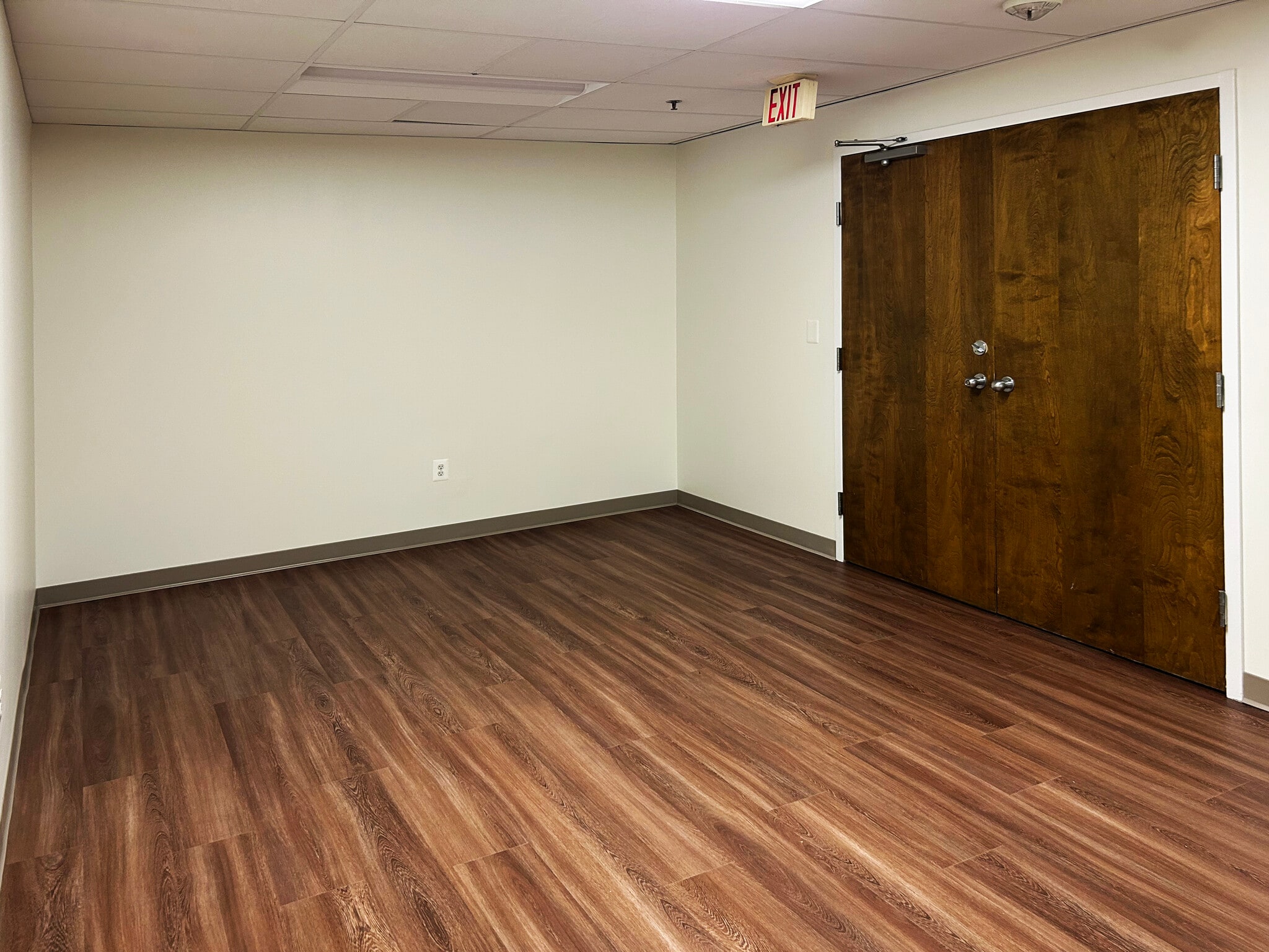 7676 New Hampshire Ave, Takoma Park, MD for lease Building Photo- Image 1 of 5