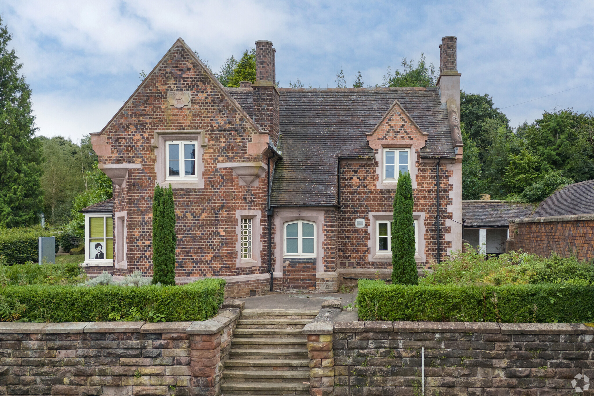 University Dr, Newcastle Under Lyme for lease Building Photo- Image 1 of 9