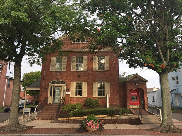 208 Broad St, Windsor, CT for sale Primary Photo- Image 1 of 1