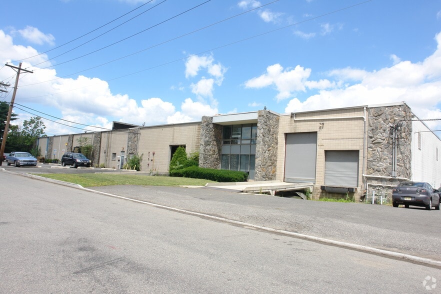 62-64 Grant Ave, Carteret, NJ for lease - Building Photo - Image 3 of 4