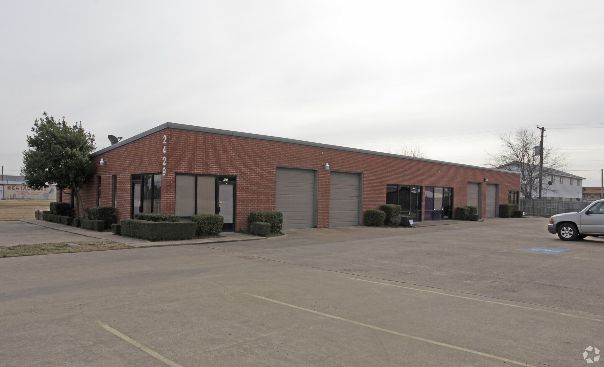 2429 Dalworth St, Grand Prairie, TX for sale Primary Photo- Image 1 of 1