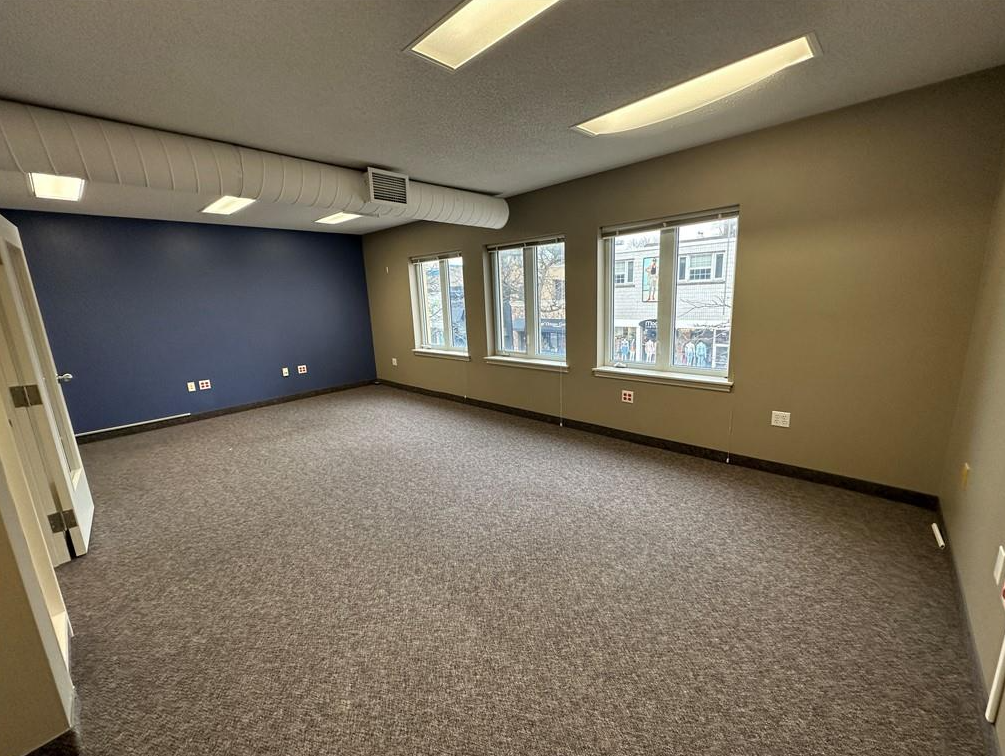 442 Brant St, Burlington, ON for lease Interior Photo- Image 1 of 8