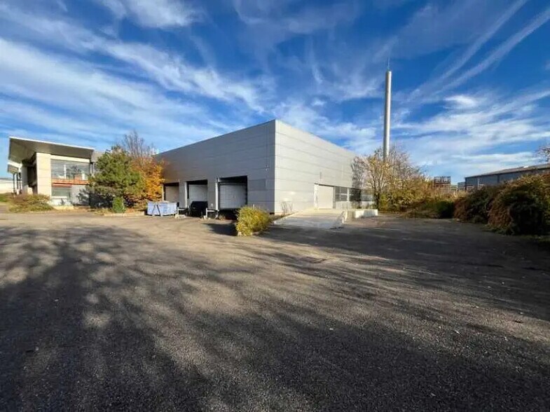 74 Rue Elisée Reclus, Décines-Charpieu for lease - Building Photo - Image 2 of 19