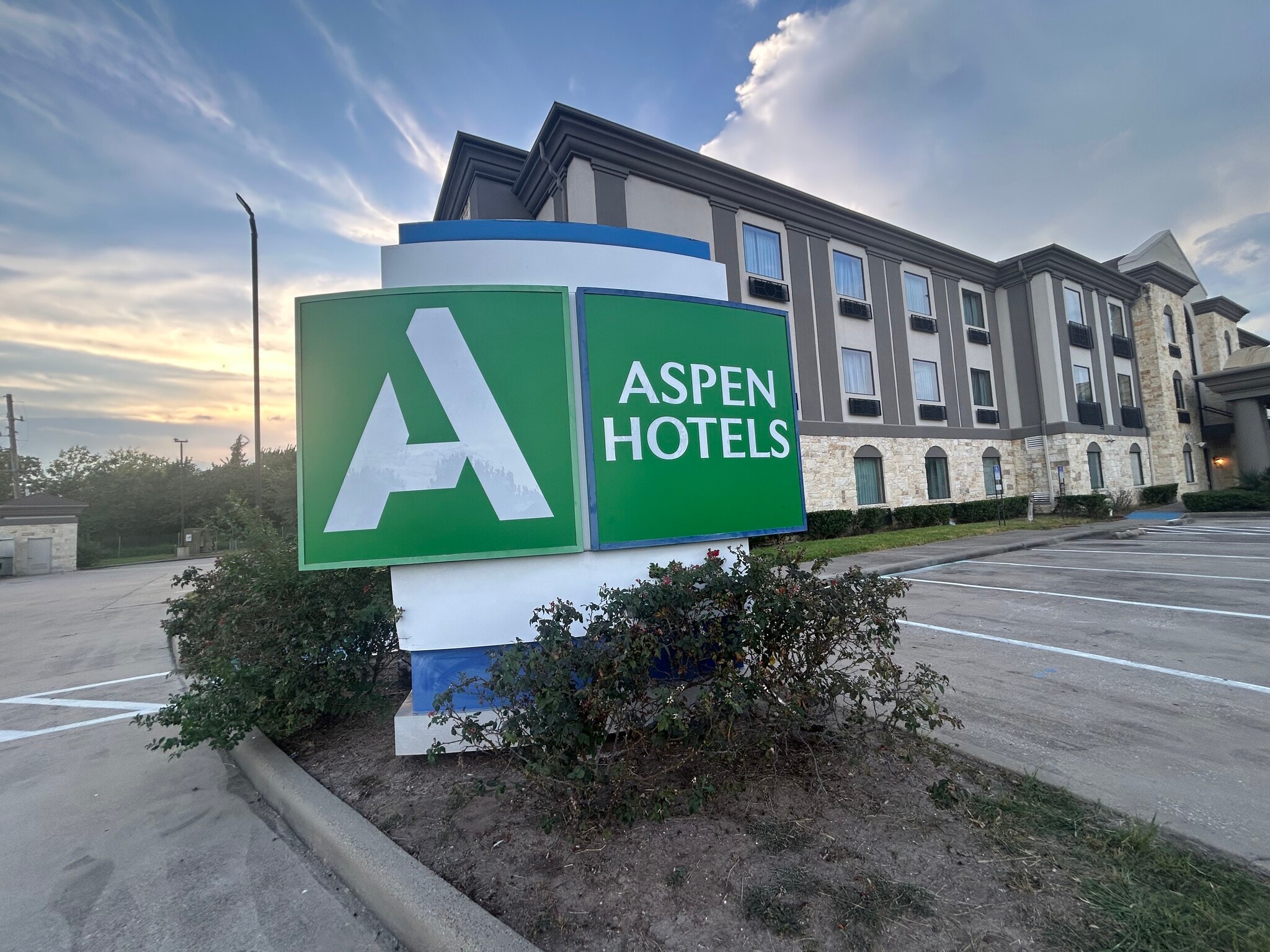 2205 Barker Oaks Dr, Houston, TX for sale Building Photo- Image 1 of 19