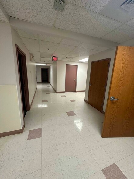 3735 Easton Nazareth Hwy, Easton, PA for lease - Building Photo - Image 3 of 9