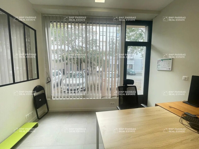 Office in Nantes for lease - Interior Photo - Image 2 of 13