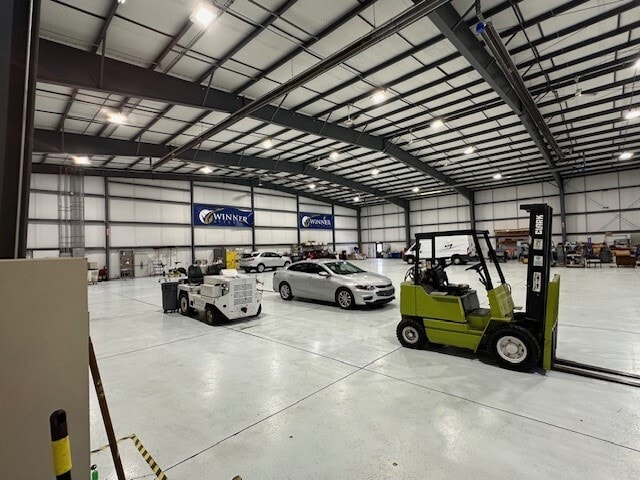 1555 Youngstown Kingsville Rd NE, Vienna, OH for lease - Building Photo - Image 2 of 5