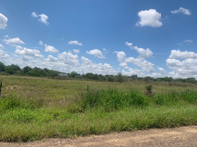 398 Well Ln, Laredo, TX for sale - Building Photo - Image 3 of 8