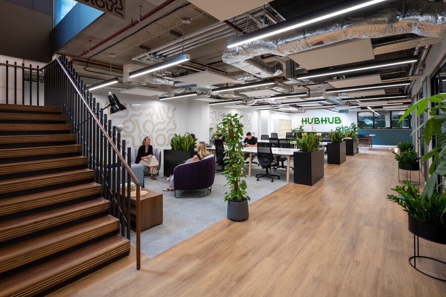 65 Clifton St, London for lease - Interior Photo - Image 3 of 21