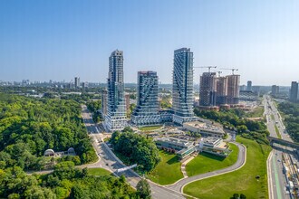 12 Inn On The Park Dr, Toronto, ON - AERIAL  map view