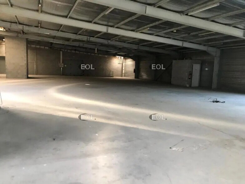 Office in Aubagne for lease - Interior Photo - Image 2 of 4