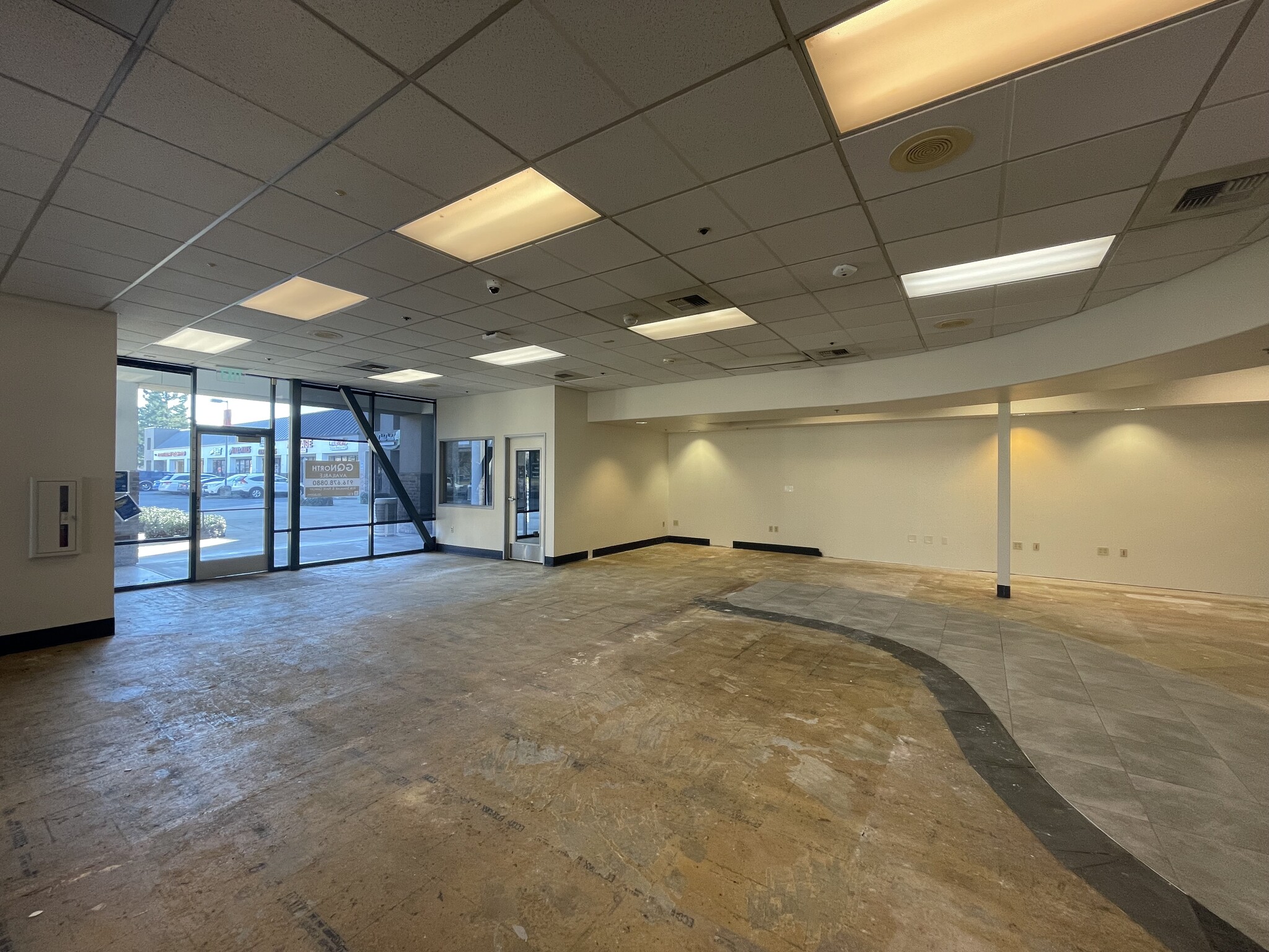 2550 W El Camino Ave, Sacramento, CA for lease Building Photo- Image 1 of 12