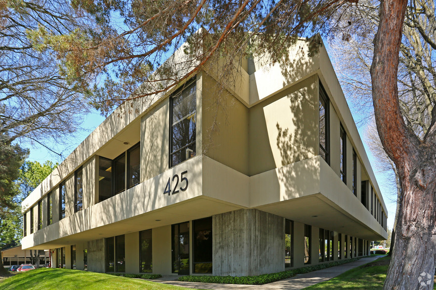 425 University Ave, Sacramento, CA for lease - Building Photo - Image 2 of 3