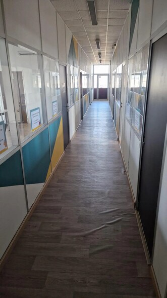 Office in Meaux for lease - Building Photo - Image 3 of 9