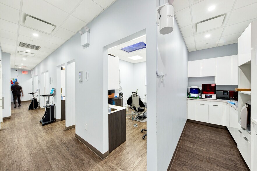 378-382 Union Ave, Brooklyn, NY for sale - Building Photo - Image 3 of 7