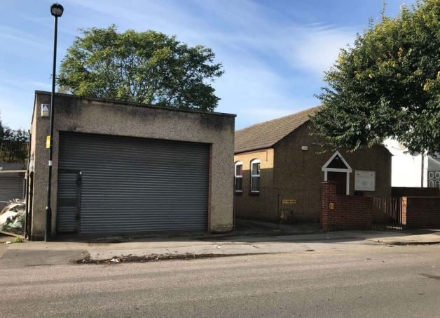 11 Cuckoo Hall Ln, London for sale - Primary Photo - Image 1 of 1