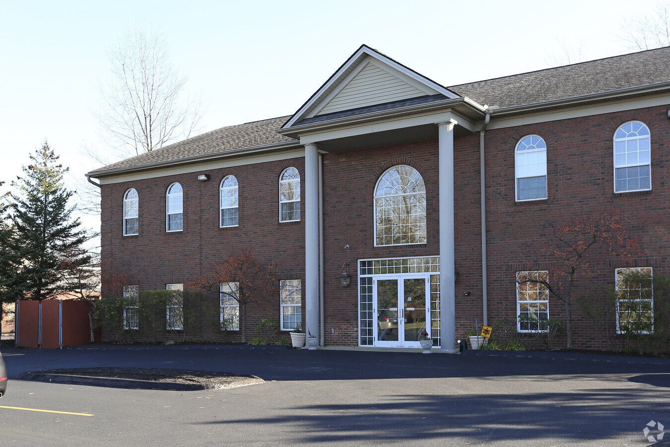 32100 Solon Rd, Solon, OH 44139