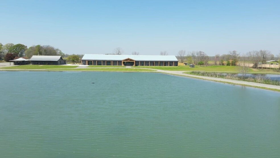 76 Sunset Ln, Oak Ridge, LA for sale - Commercial Listing Video - Image 2 of 12