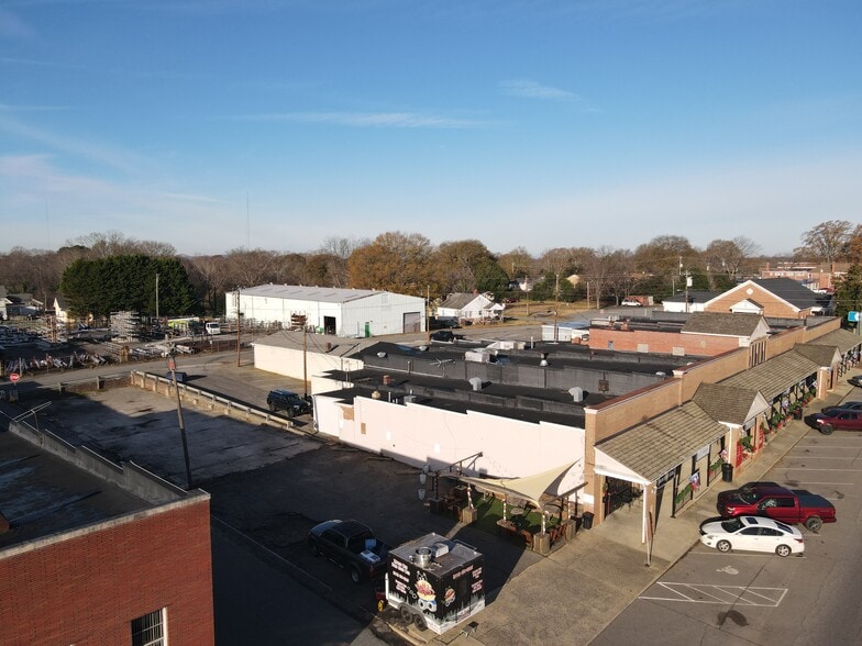 100-112 S Main St, Stanley, NC for lease - Building Photo - Image 2 of 9