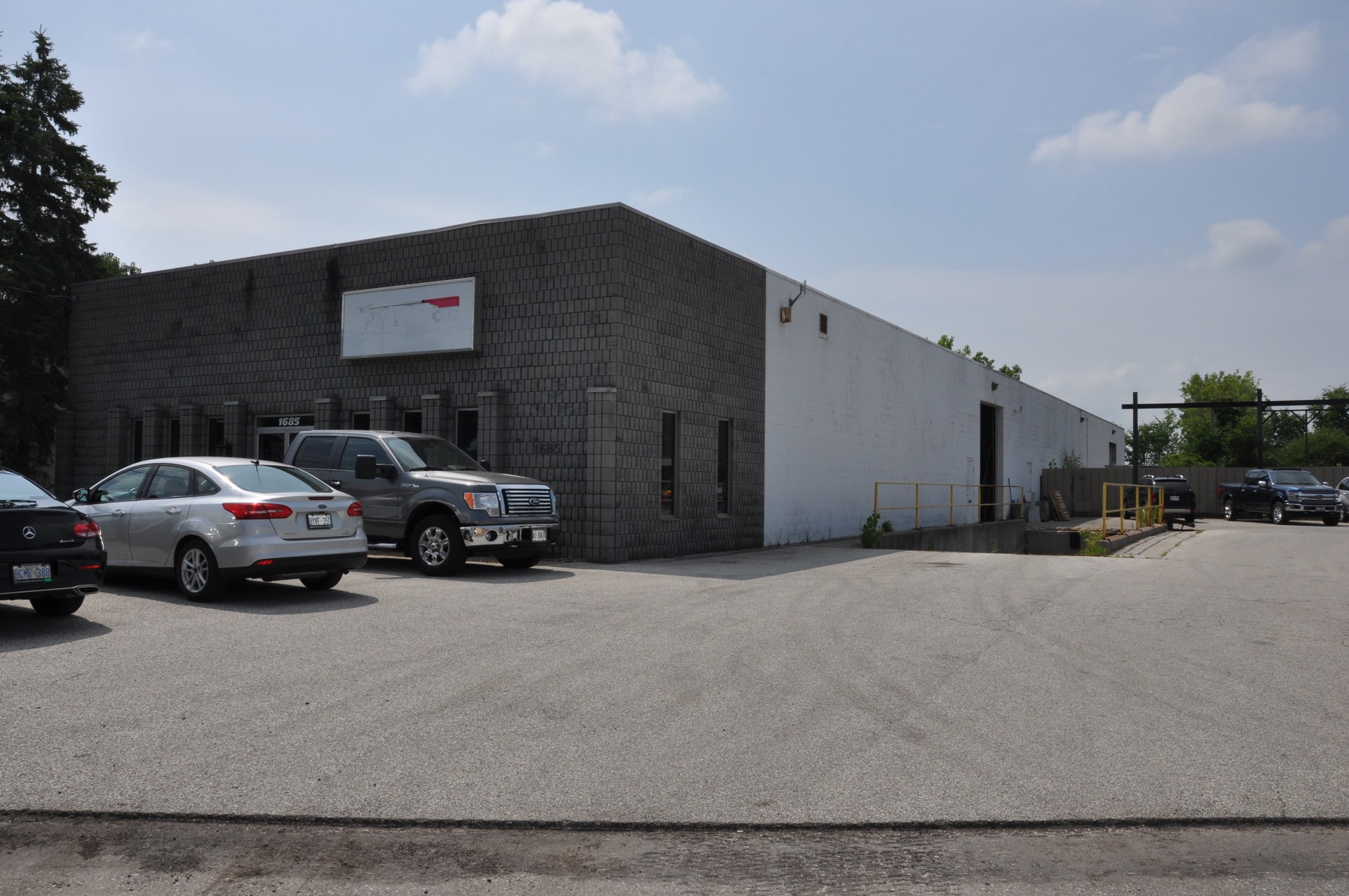 1685 Rossi Dr, Windsor, ON for sale Primary Photo- Image 1 of 1