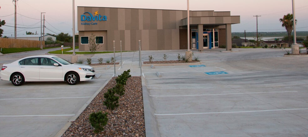 2860 S US Highway 83, Zapata, TX for sale - Building Photo - Image 3 of 7