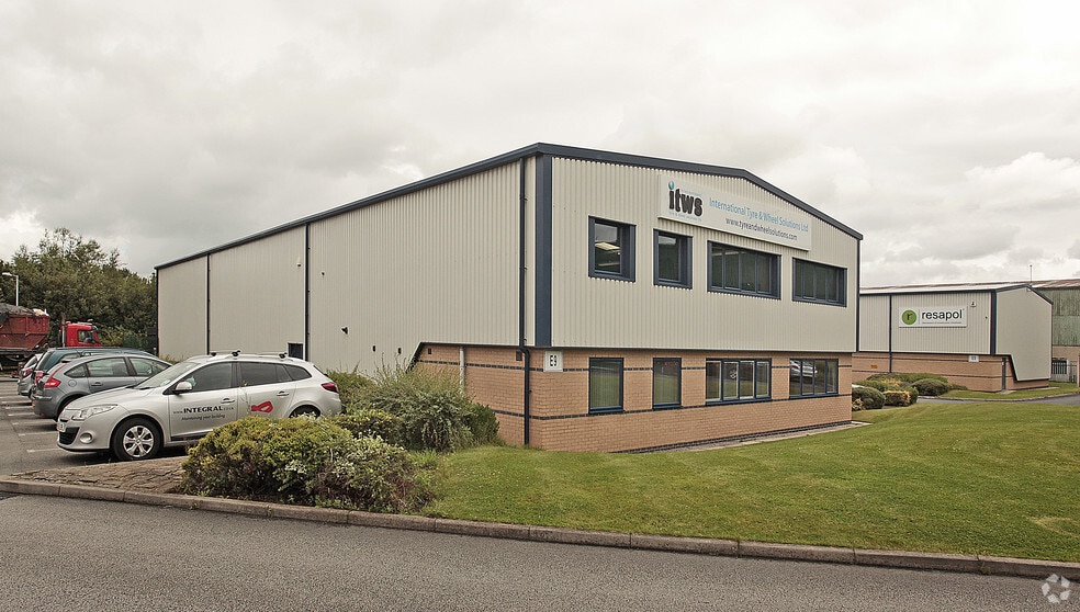 Aspul Court, Walter Leigh Way, Leigh for lease - Building Photo - Image 3 of 4