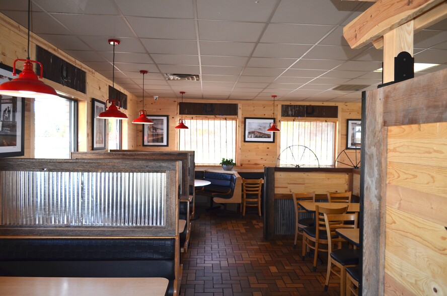 139 Green St, Bushnell, IL for sale - Building Photo - Image 2 of 70