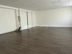 Office in Lyon for lease Interior Photo- Image 1 of 3